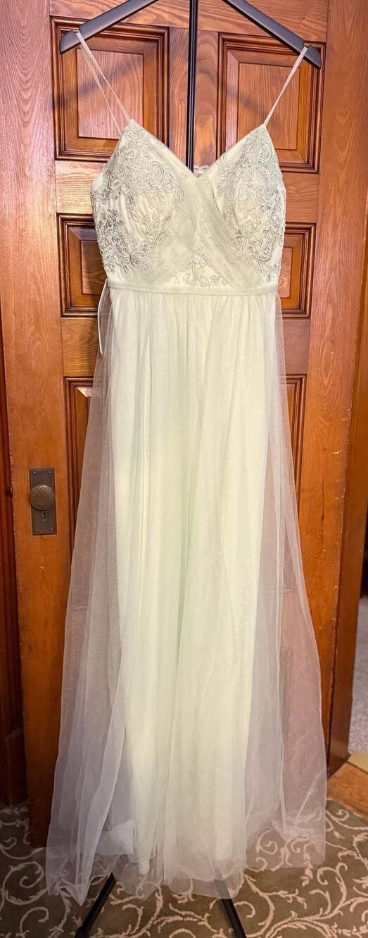 Azazie Layla Dusty Sage Lace and Tulle Bridesmaid Dress Size A8‎